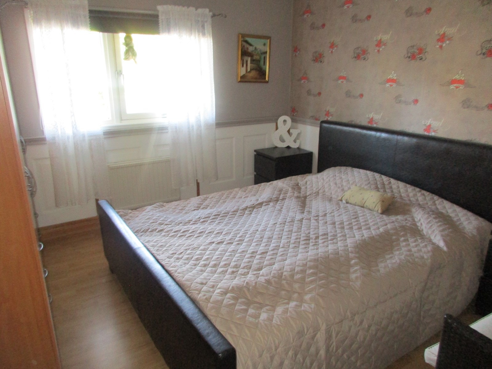 Lyst hovedsoverom (selgers bilde) Galleribilde