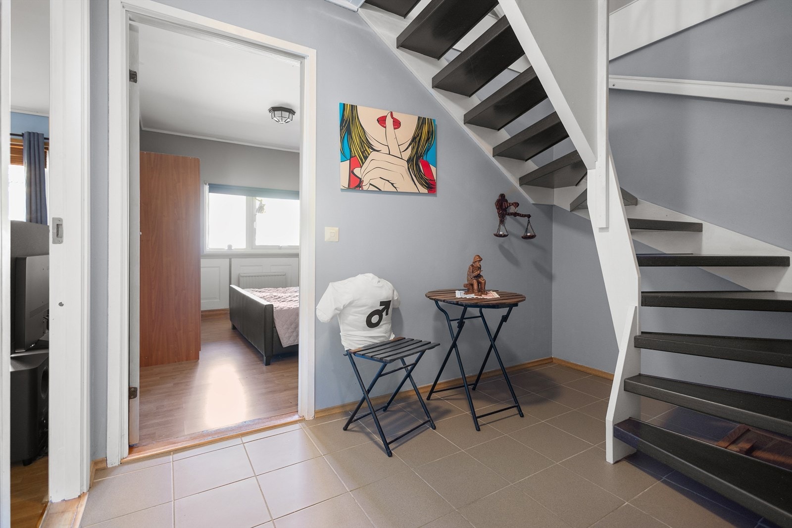 Trapp ned til underetasjen. Galleribilde