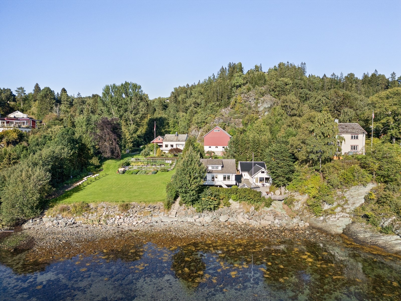 Idyllisk beliggenhet med privat strandlinje Galleribilde
