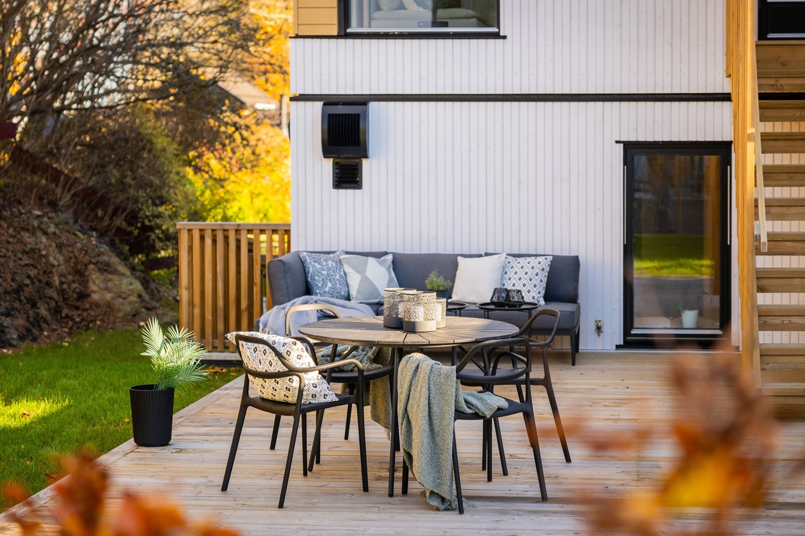 Terrasseplatting i trykkimpregnert materialer. Galleribilde