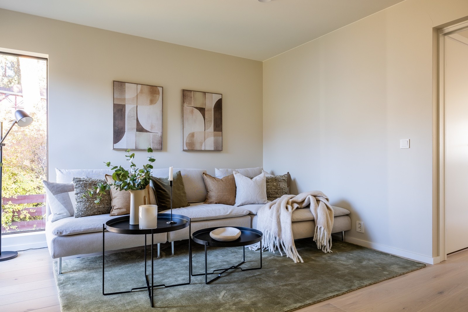 Ventilasjonsanlegg fra Flexit EcoNordic WH4. En inneklimasentral med integrerte funksjoner for balansert ventilasjon, tappevann og varme. Galleribilde