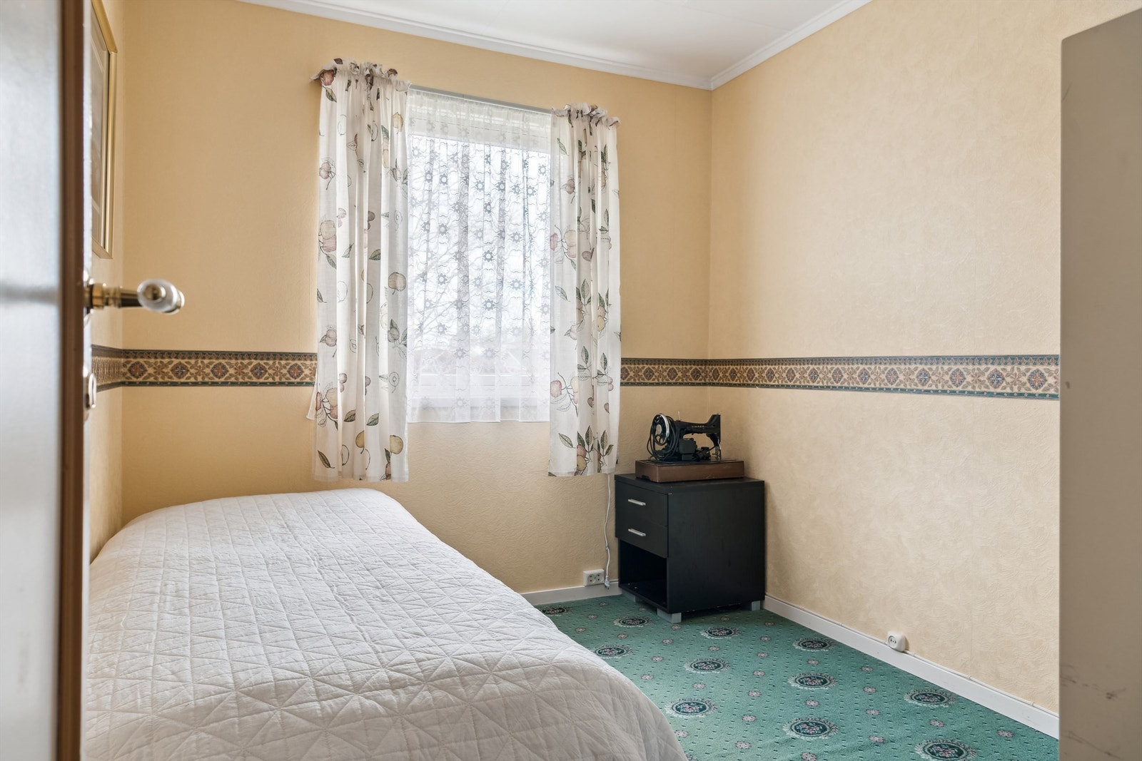 Boligen består av to gode soverom begge med plass for dobbeltseng. Galleribilde