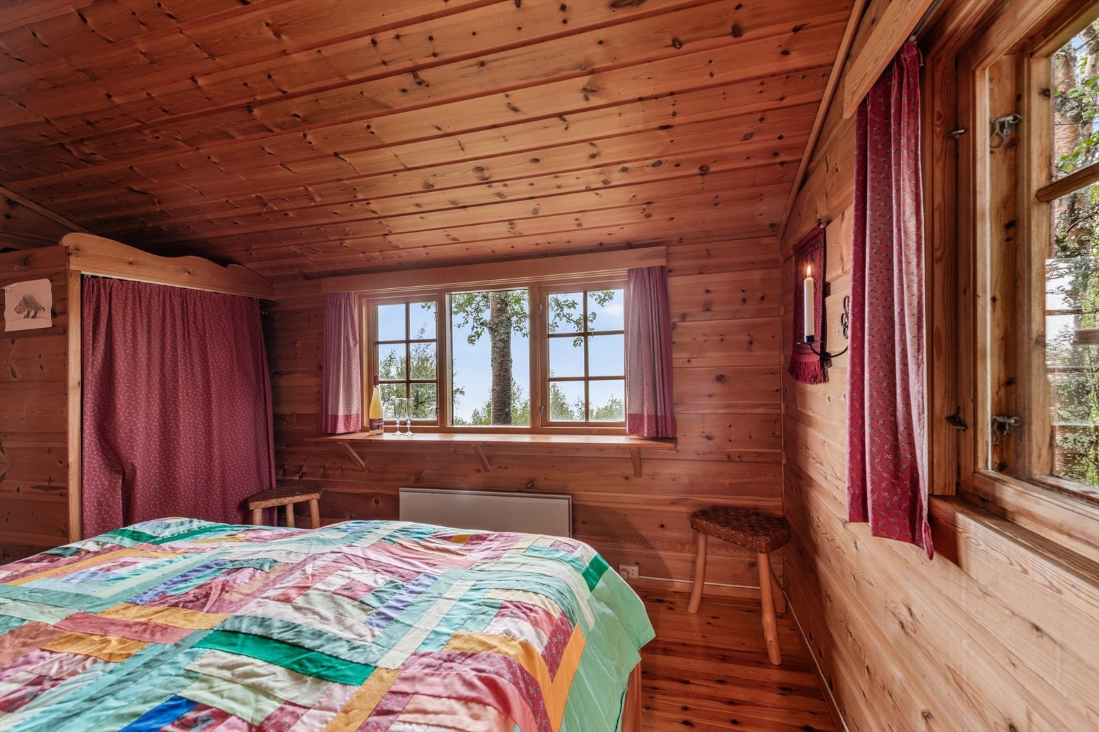 Utsikt fra sengen mot det majestetiske Hallingskarvet! Galleribilde