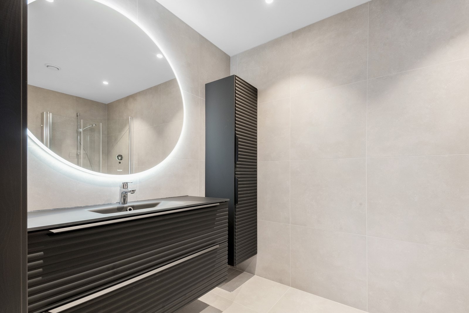 Badet i 2. etasje held fram med den luksuriøse kjensla Galleribilde