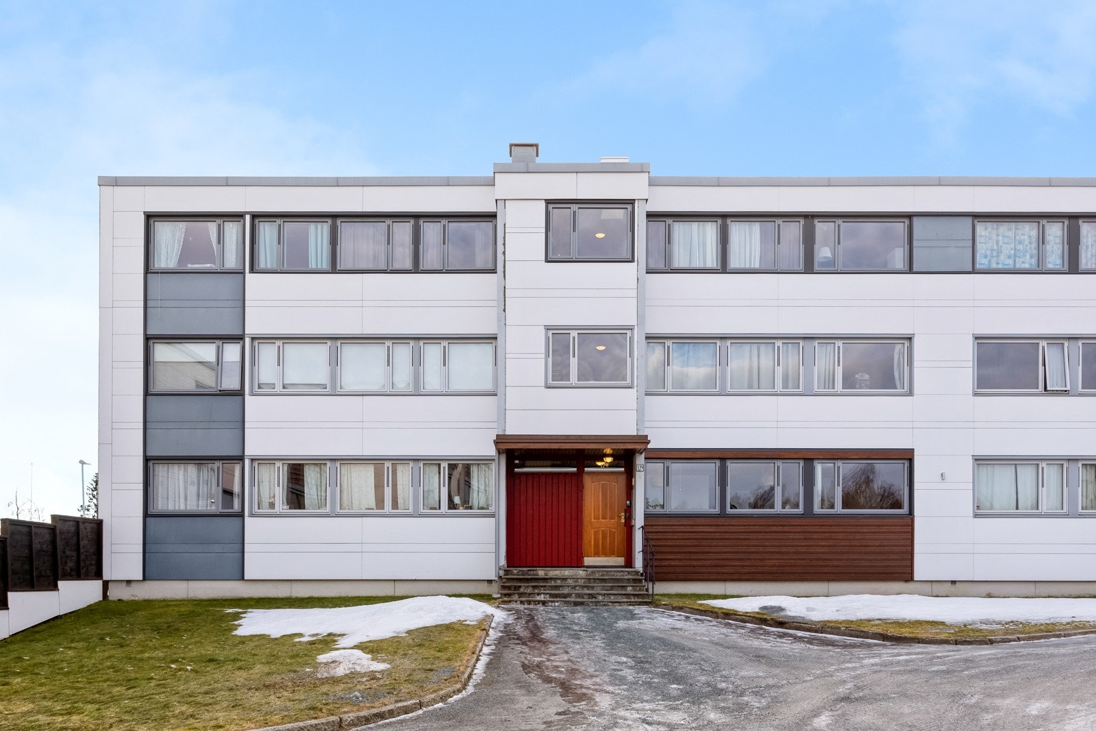 Inngangsparti. Galleribilde