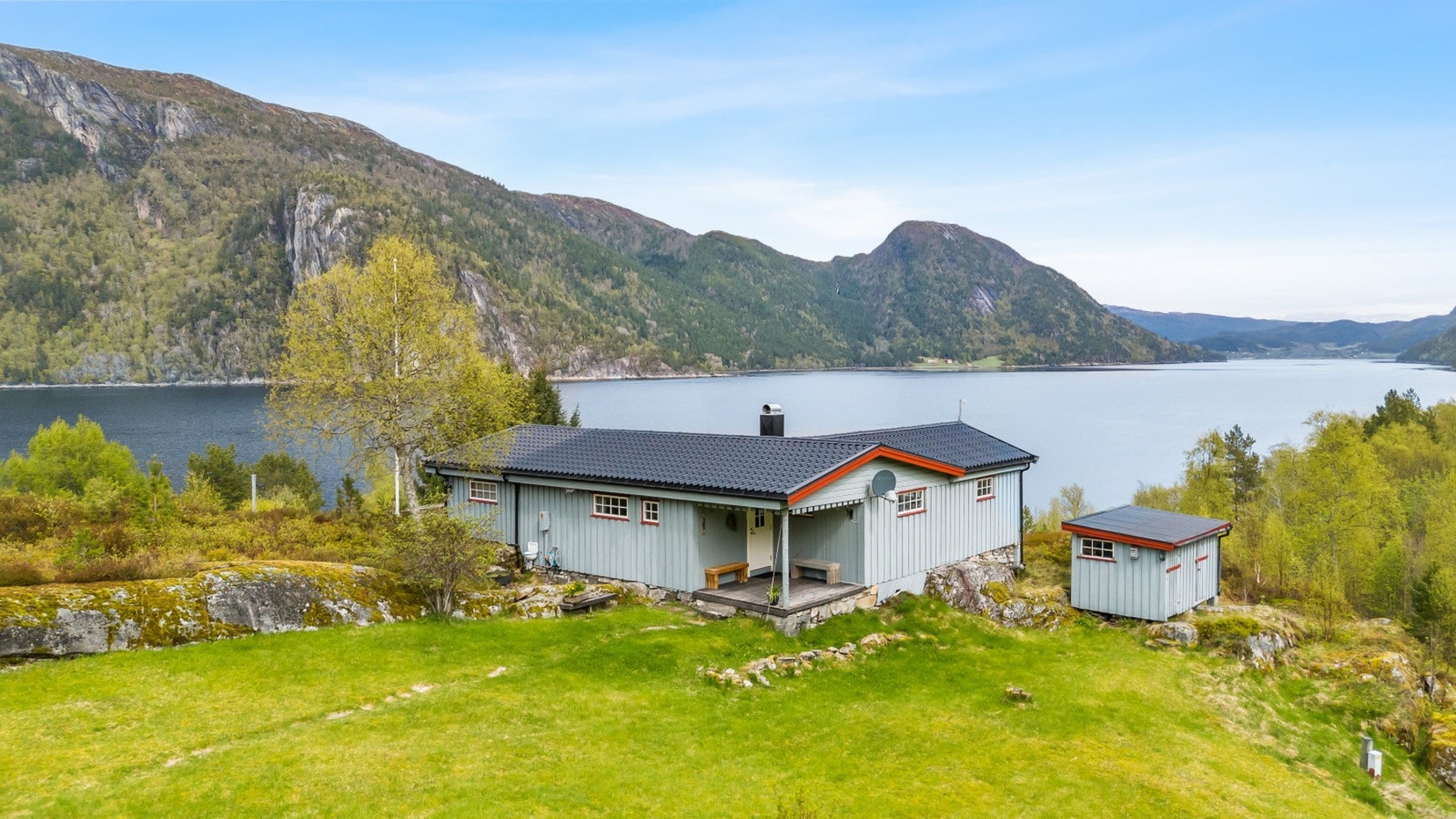 Eiendomsmegler 1 v/ Sindre Belsås har gleden av å presentere denne flott fritidseiendommen med den fantastiske utsikten! Galleribilde