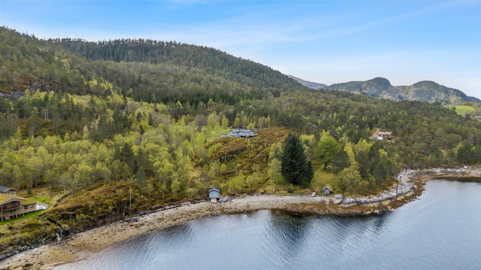 Naustet ligger rett nedenfor hytta. Galleribilde