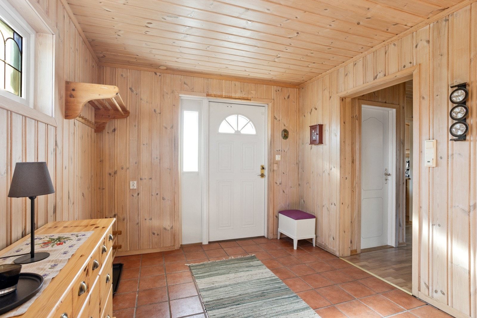 Hallen er romslig og det er god plass til å ta imot gjester. Galleribilde