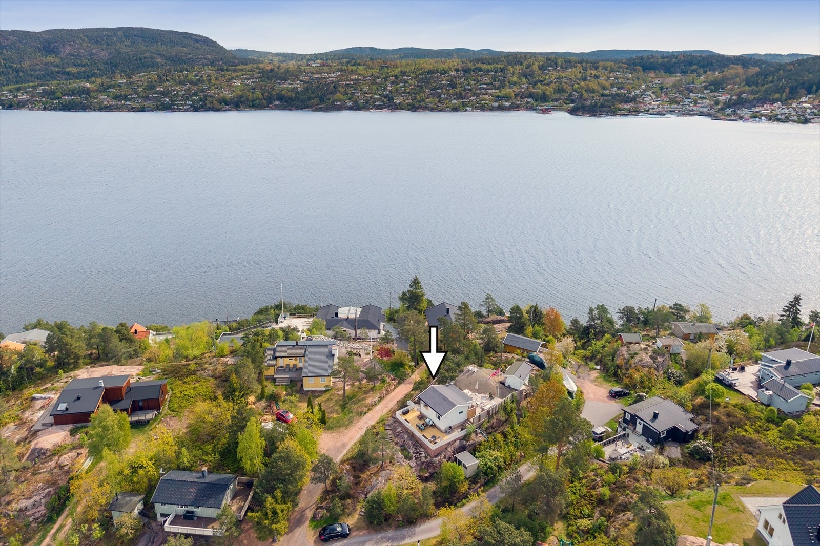 Det er ca. 120 meter ned til sjø Galleribilde