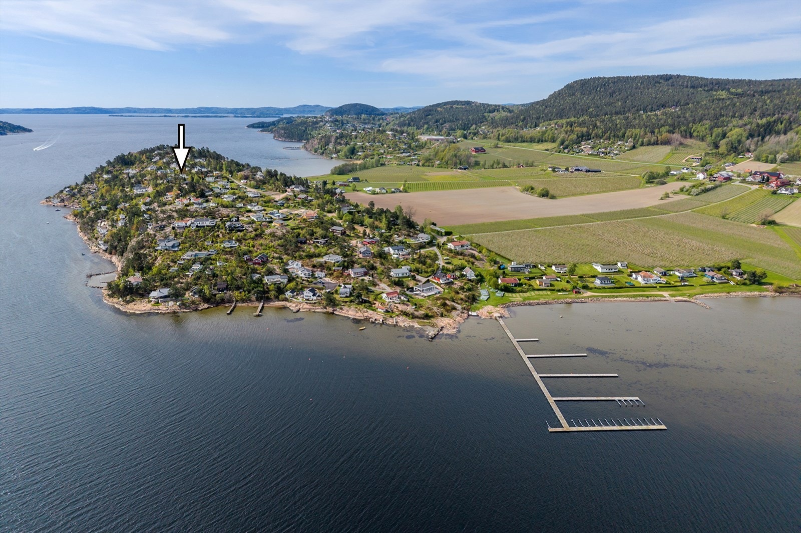 Idyllisk beliggende - med rett til båtfeste Galleribilde