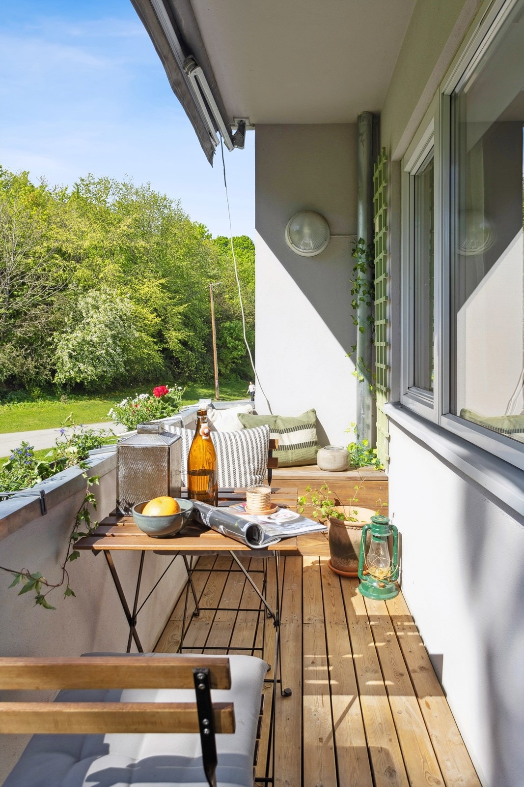 Balkongen vender mot vest og har derfor gode solforhold. Galleribilde