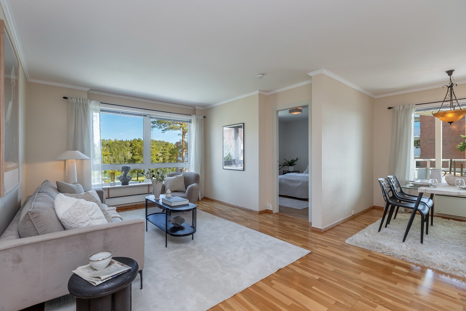 Helge Børsand i Holmskau & Partners gleder seg til å vise deg Olsokveien 46 Galleribilde