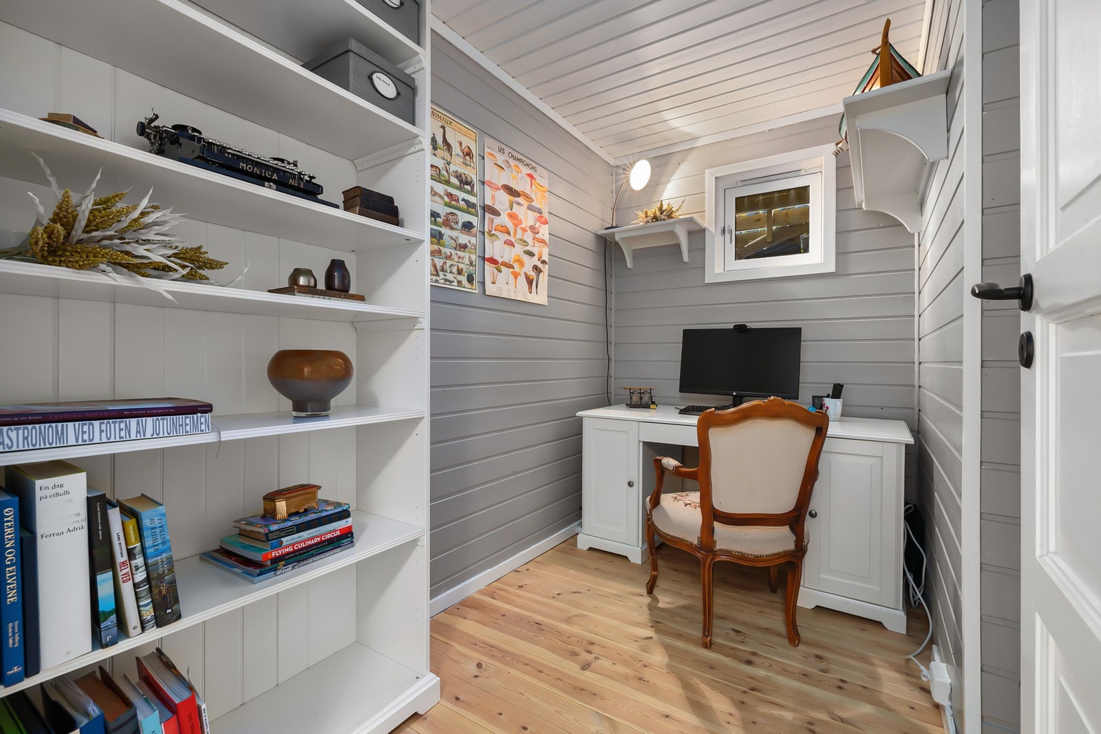 Hyggelig og praktisk datarom Galleribilde