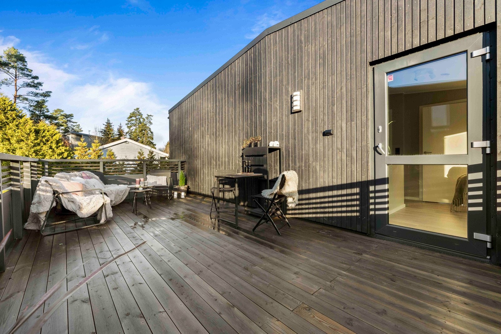 Stor og god terrasse Galleribilde