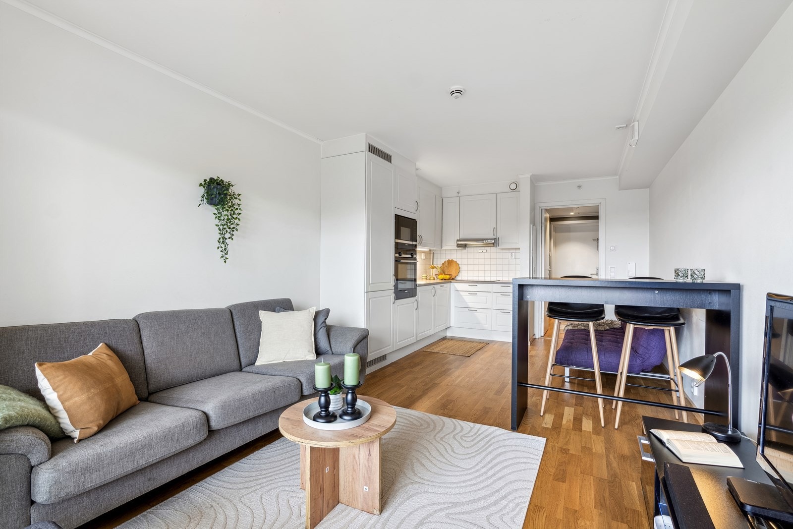 Oppholdsrom/allrom Galleribilde