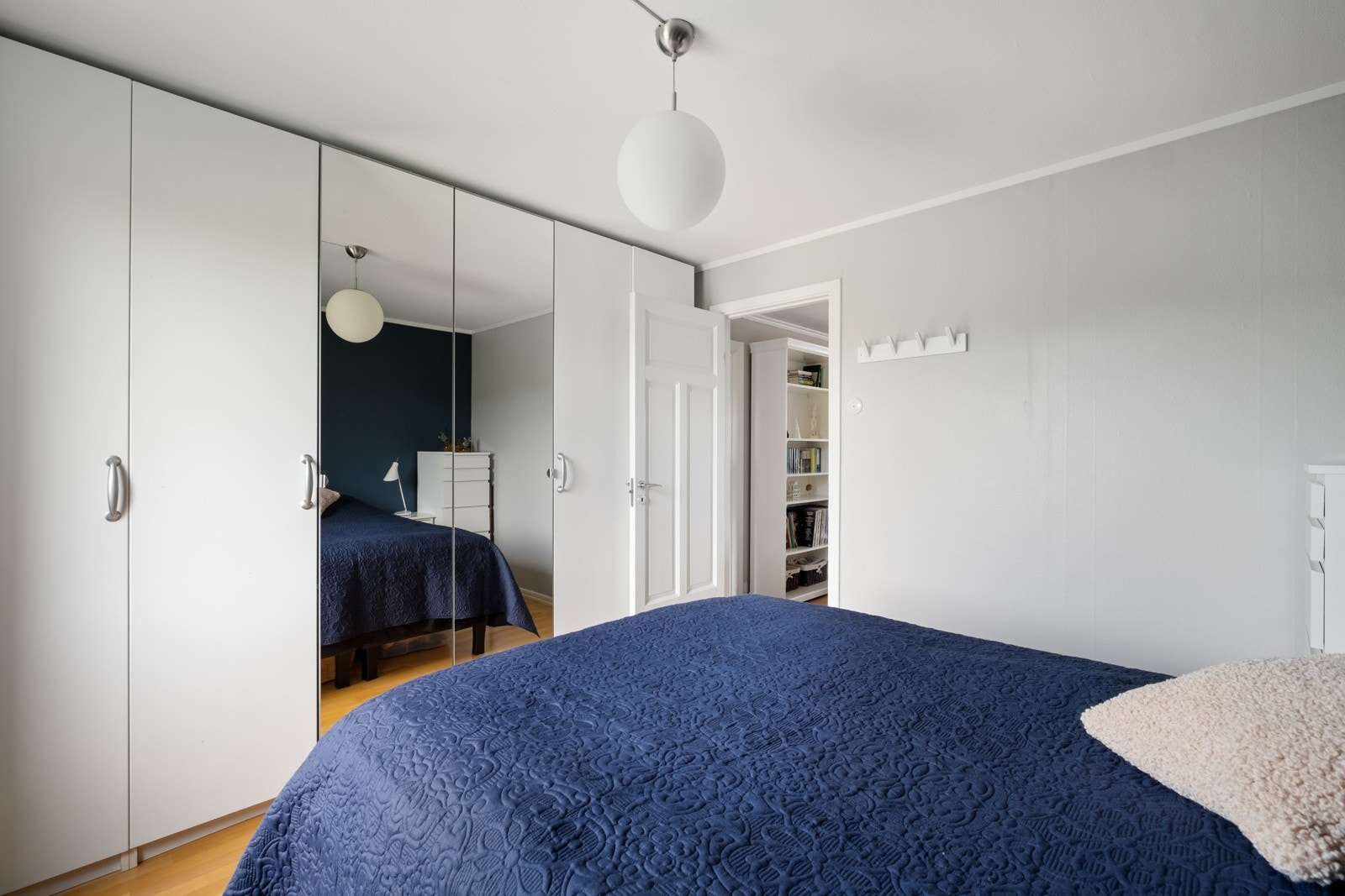 Soverom. Galleribilde