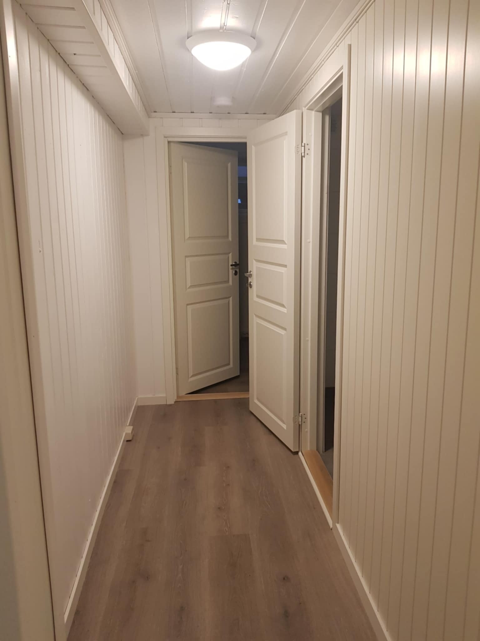 Gang til bad og lille soverommet Galleribilde