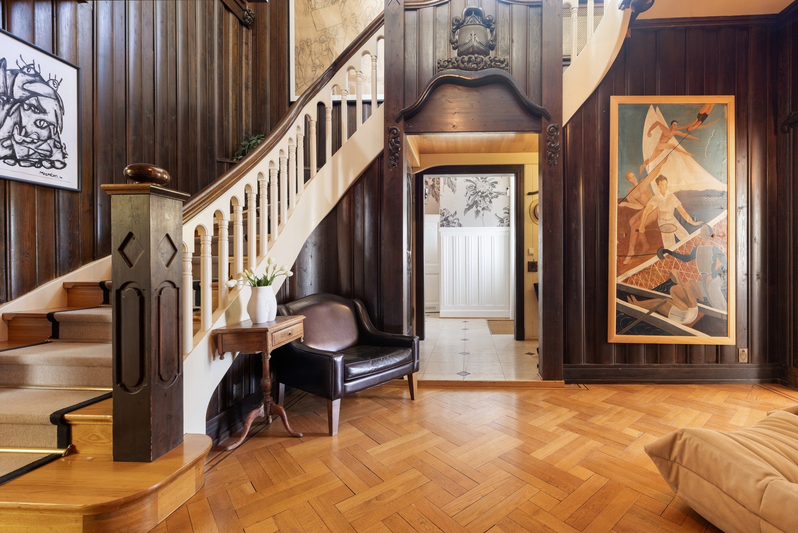 Trappehallen innehar unike og klassiske detaljer Galleribilde