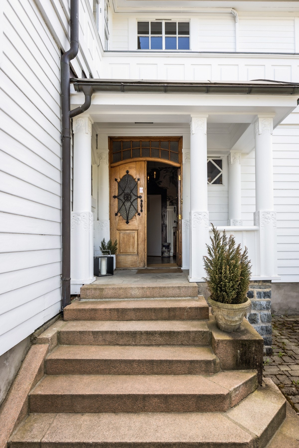 Representativt inngangsparti Galleribilde