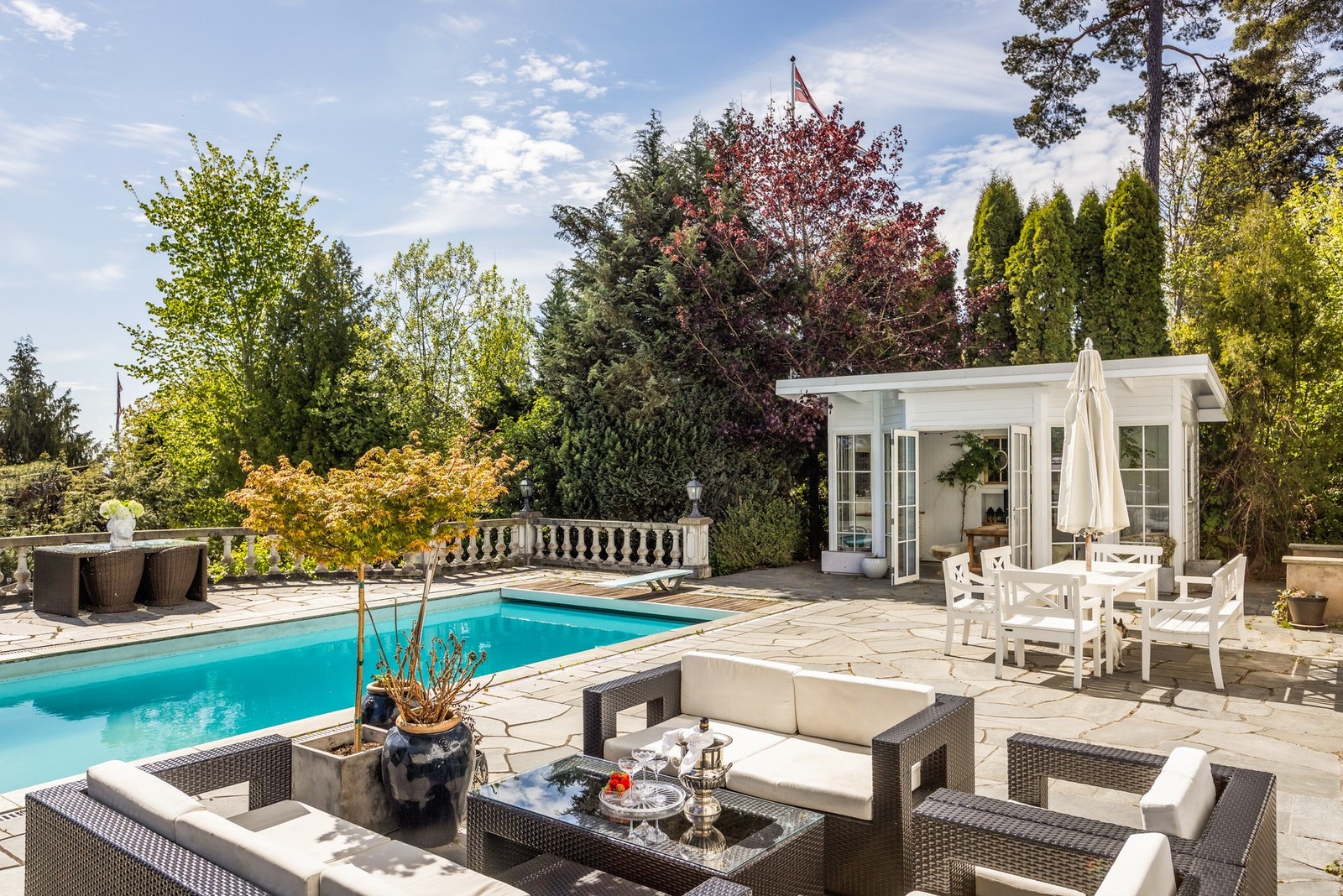 Stort oppvarmet basseng Galleribilde