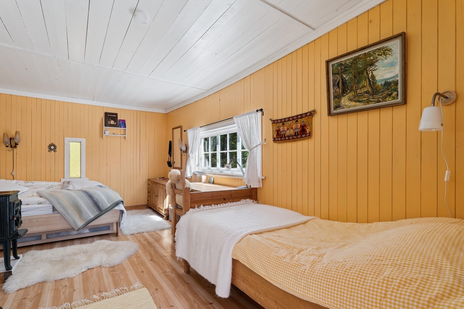 Et stort oppholdsrom med flere muligheter. Galleribilde