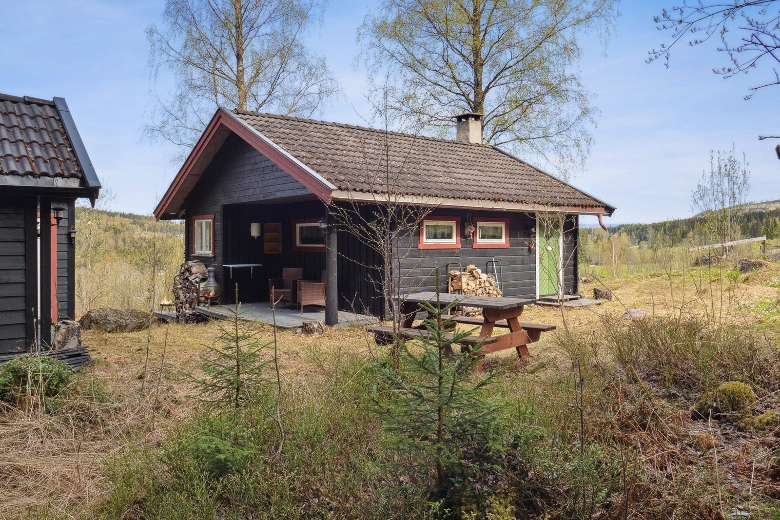 Eiendommen ligger fint til i fredelige og rolige omgivelser. Galleribilde