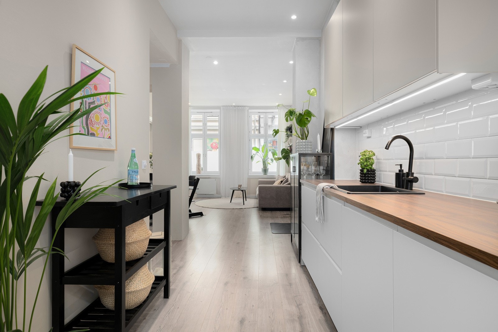 Kjøkkenet oppleves funksjonelt og svært hyggelig. Galleribilde