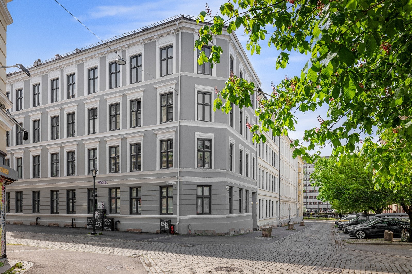 Nydelig klassisk bygård i rolig miljøgate. Galleribilde