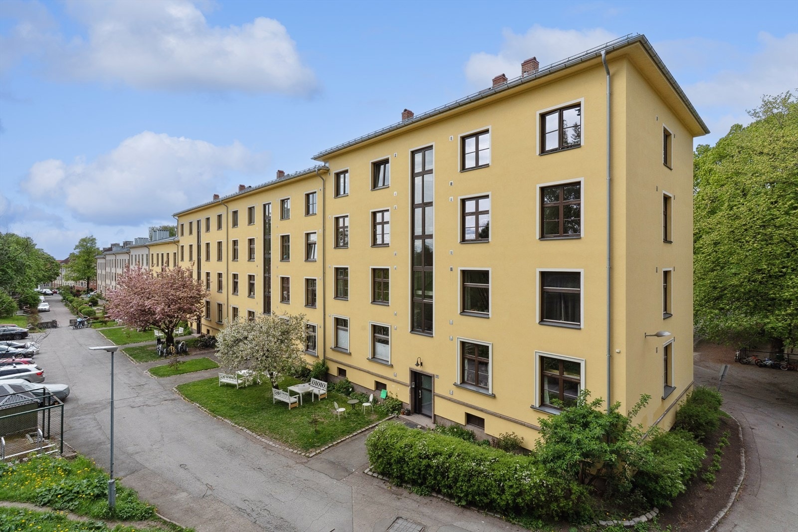 Tilbaketrukket beliggenhet helt inntil hjørne av Torshovdalen. Galleribilde