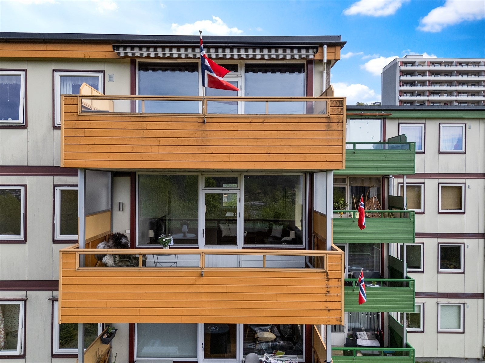 - Leiligheten har en god beliggenhet på enden av blokken - Galleribilde