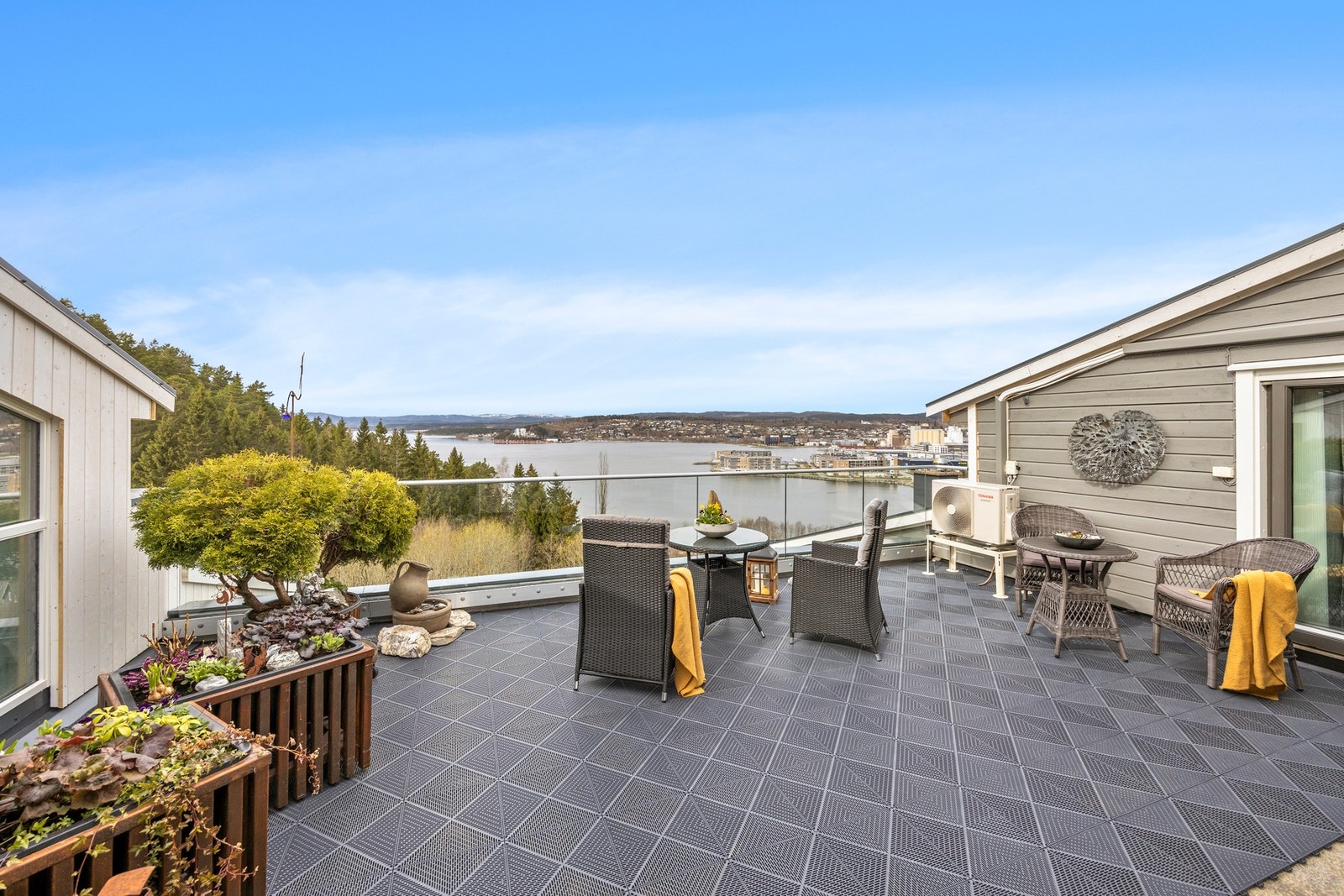 Terrasse - ca 30 kvm. Galleribilde