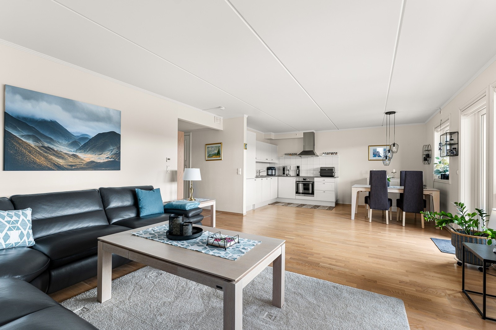 Innvendige gulvoverflater med parkettgulv. Galleribilde