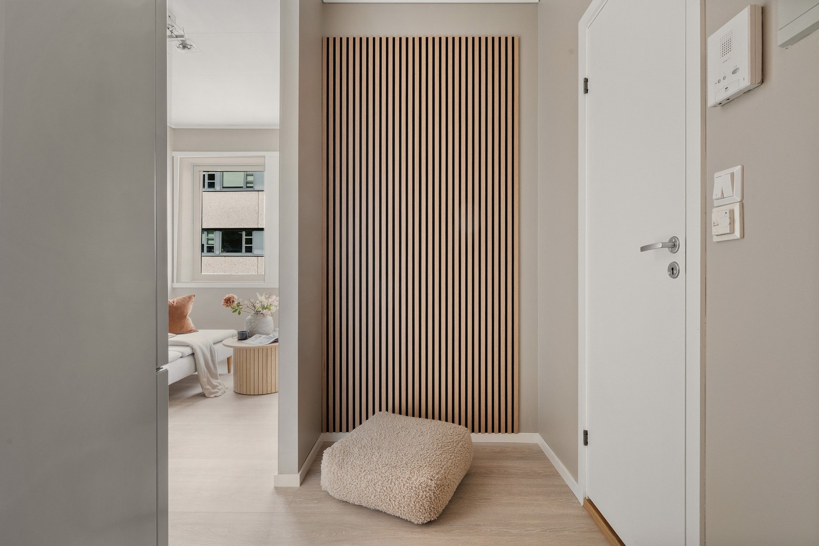 Det første som møter deg er en lys og luftig entré. Galleribilde