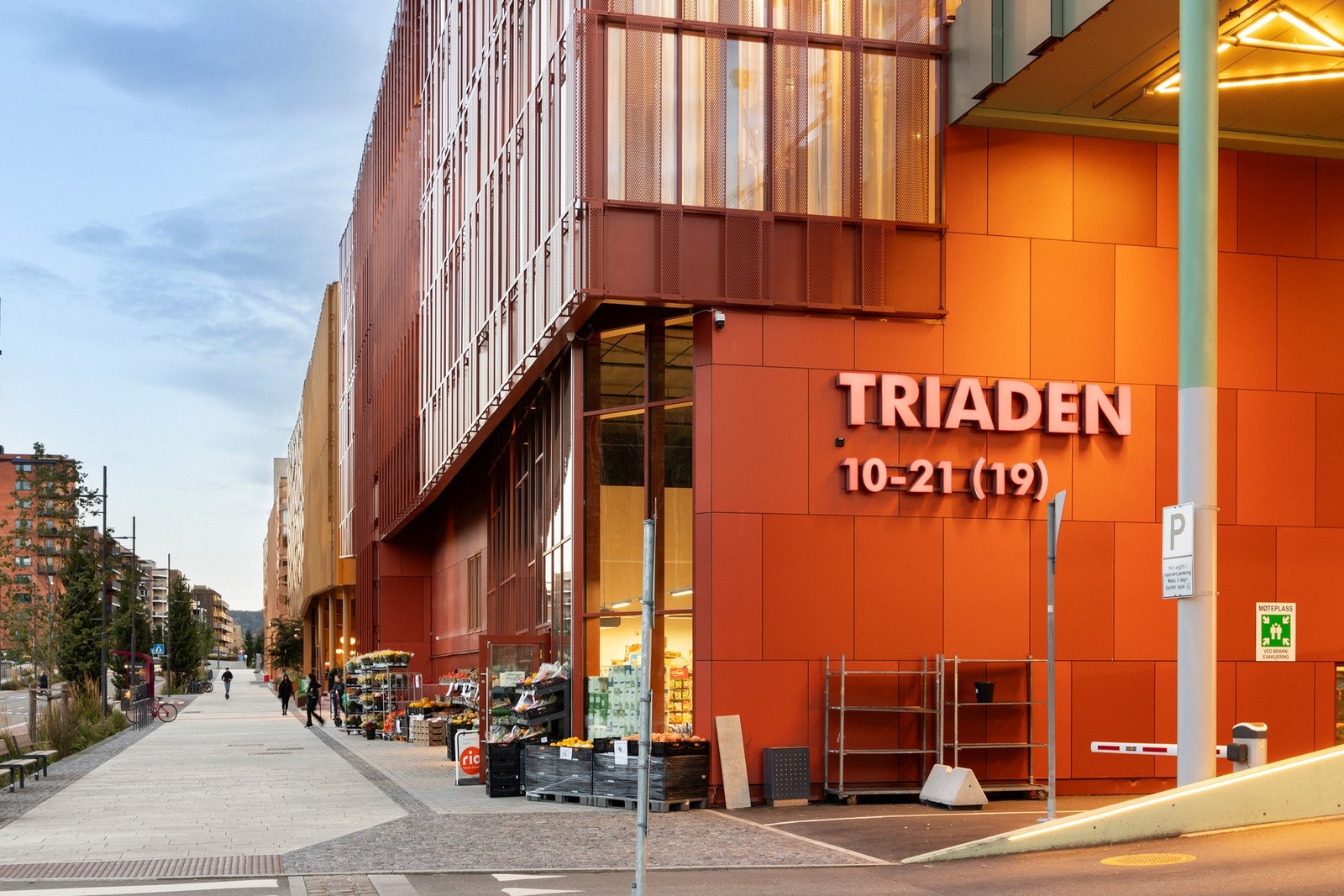 Her bor du midt i det som blir nye Lørenskog sentrum med kaféer, butikker og parker rett utenfor døren Galleribilde