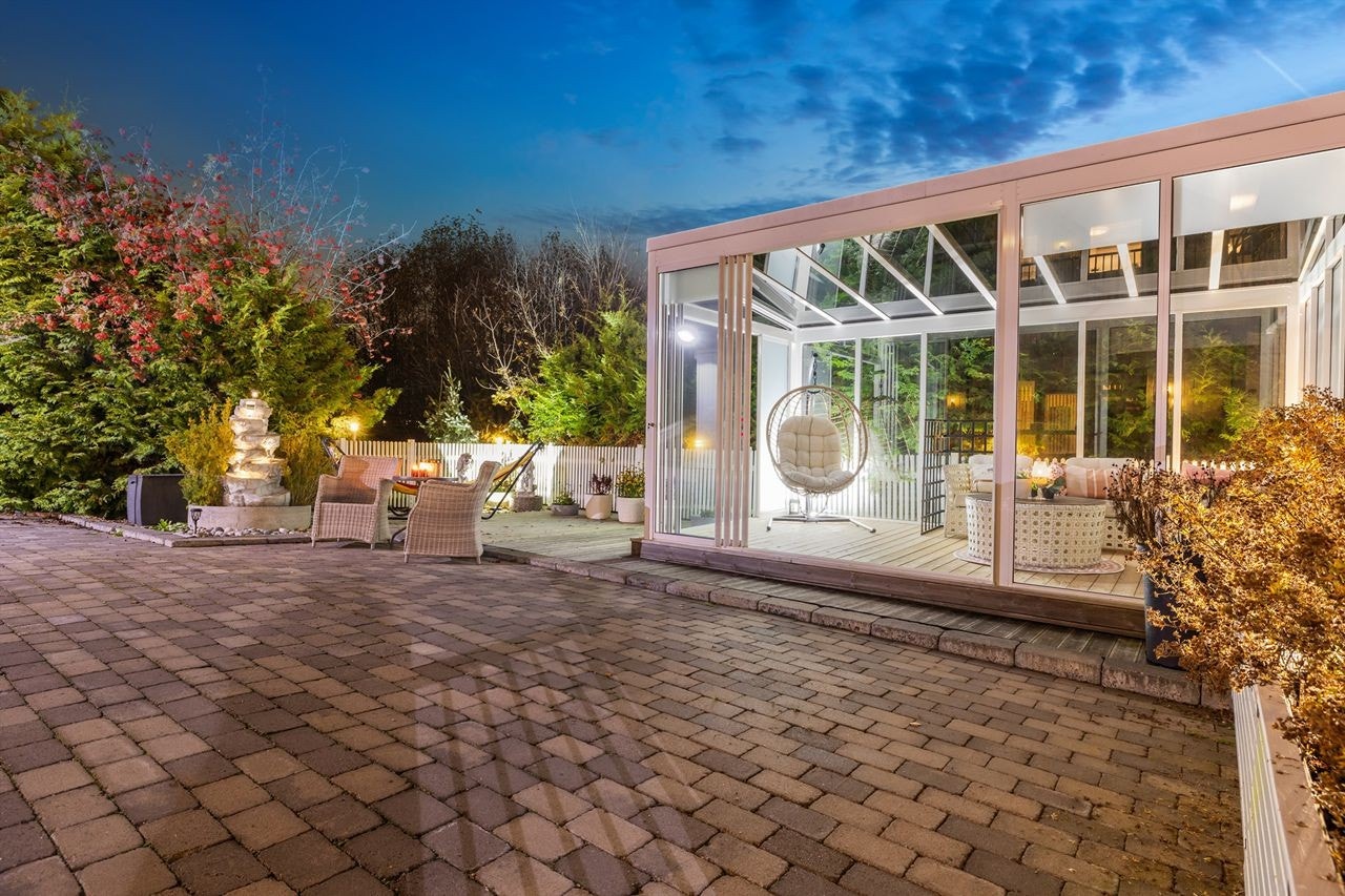 En nydelig uteplass foran boligen. Galleribilde