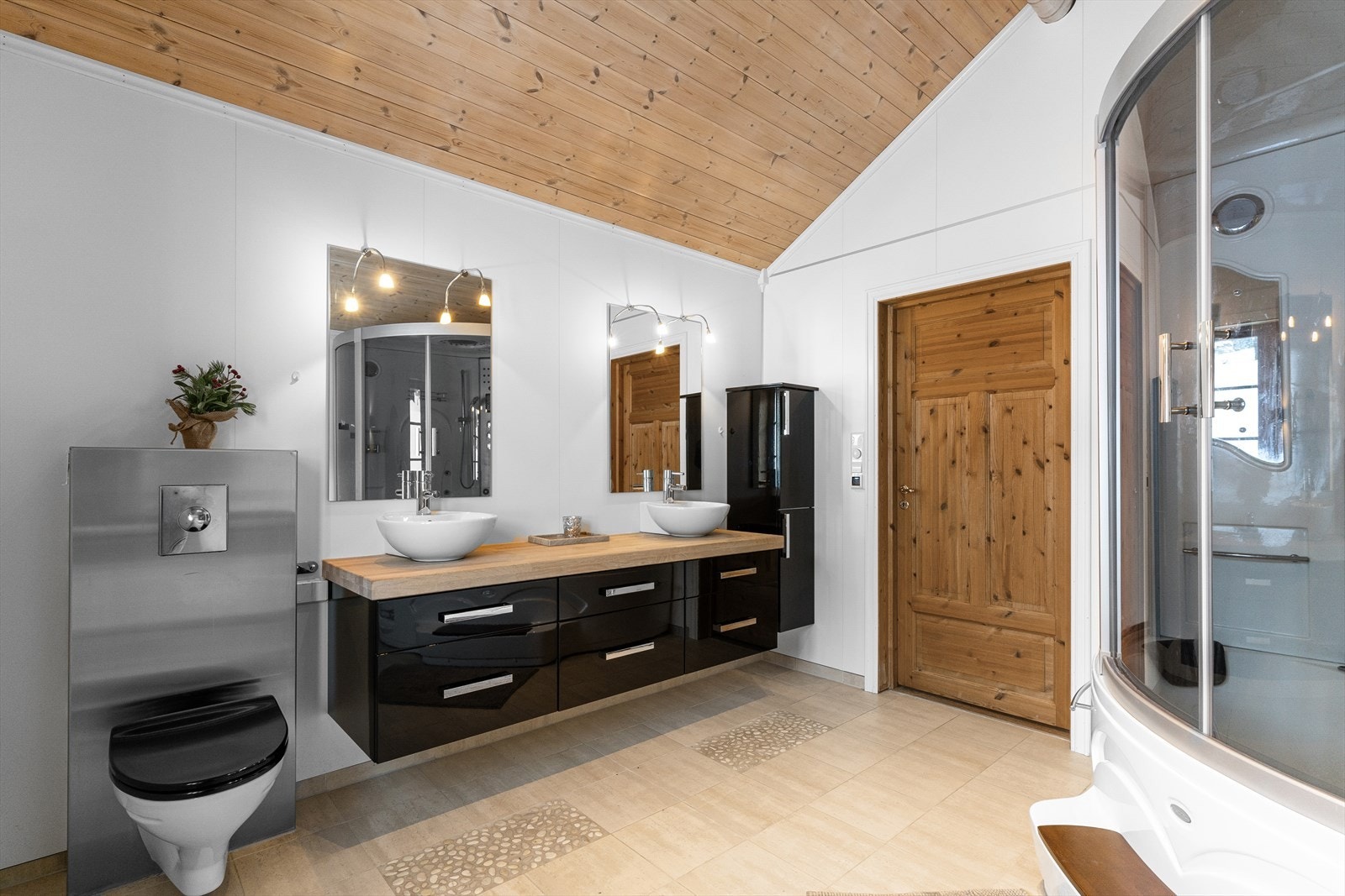 Bad 2. etasje. Galleribilde