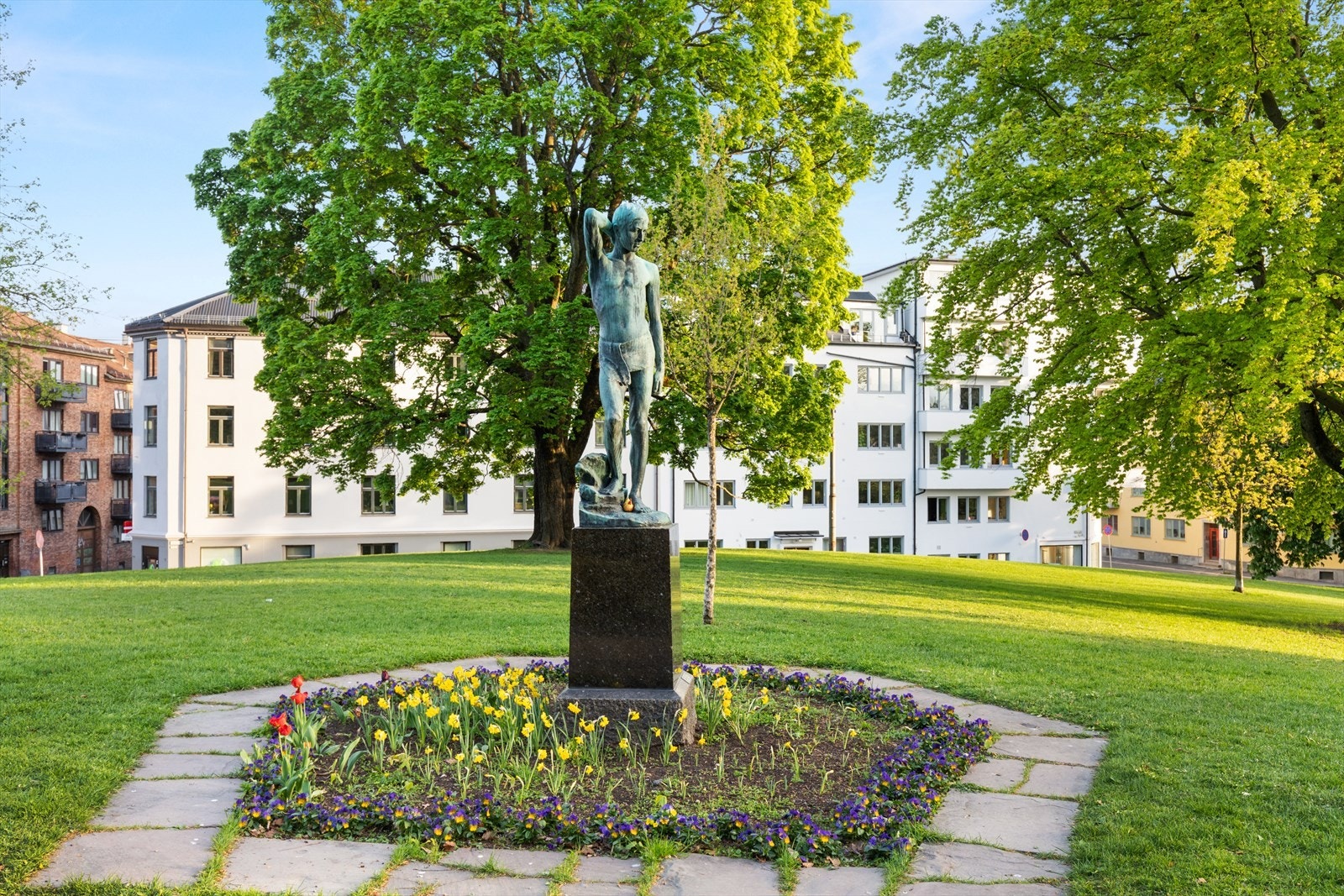 Sons gate 5 har Kampen Park som nærmeste nabo. Galleribilde