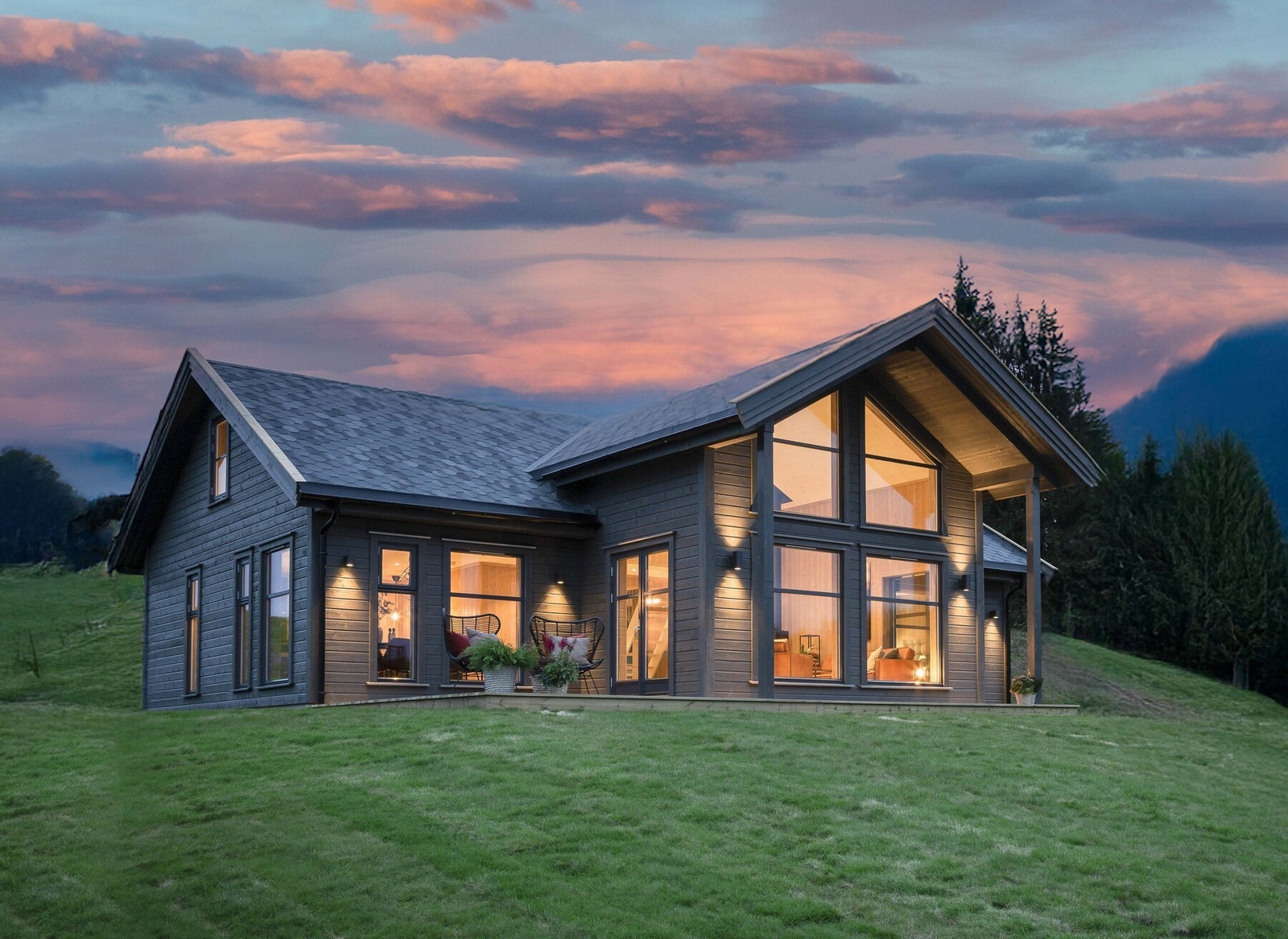 Polar-hyttene har panoramavinduer i front. Redigert foto fra en oppsatt Polar 110. De nye modellene er uten søyler og takutstikk i front. Galleribilde