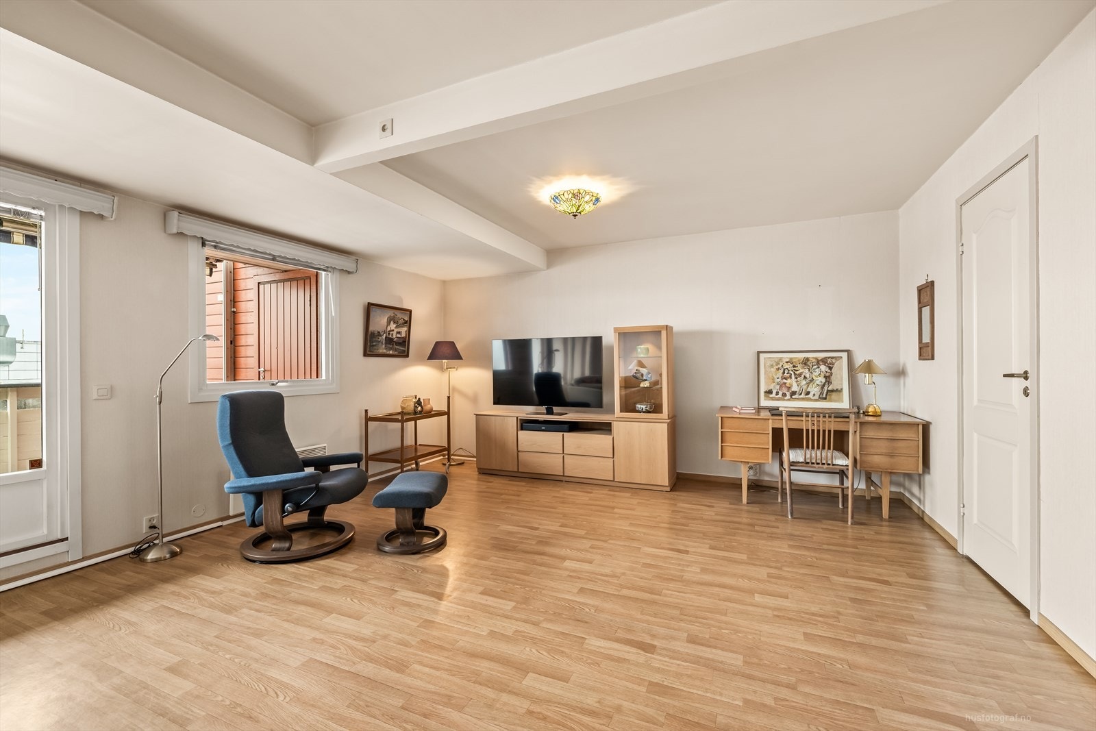 Det er mulig å lage et soverom til i en del av stuen slik at det igjen blir to soverom slik det opprinnelig var. Galleribilde