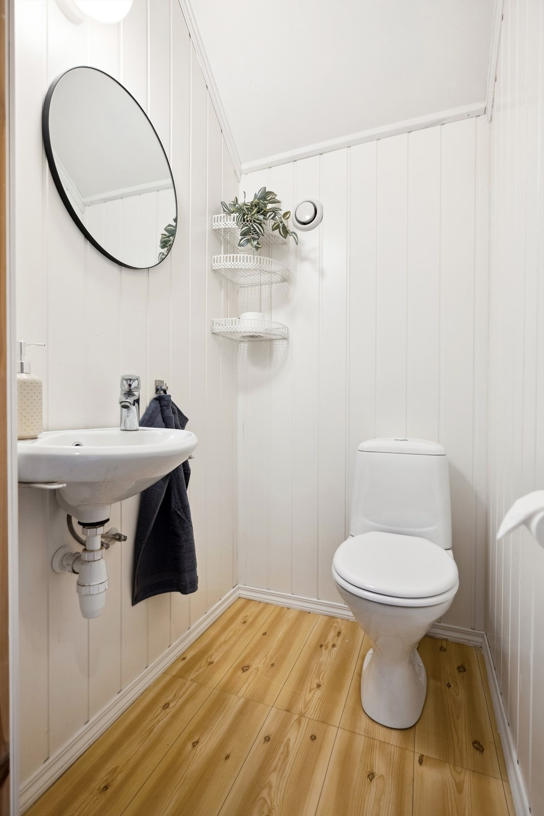Praktisk med separat WC i 2. etasje Galleribilde