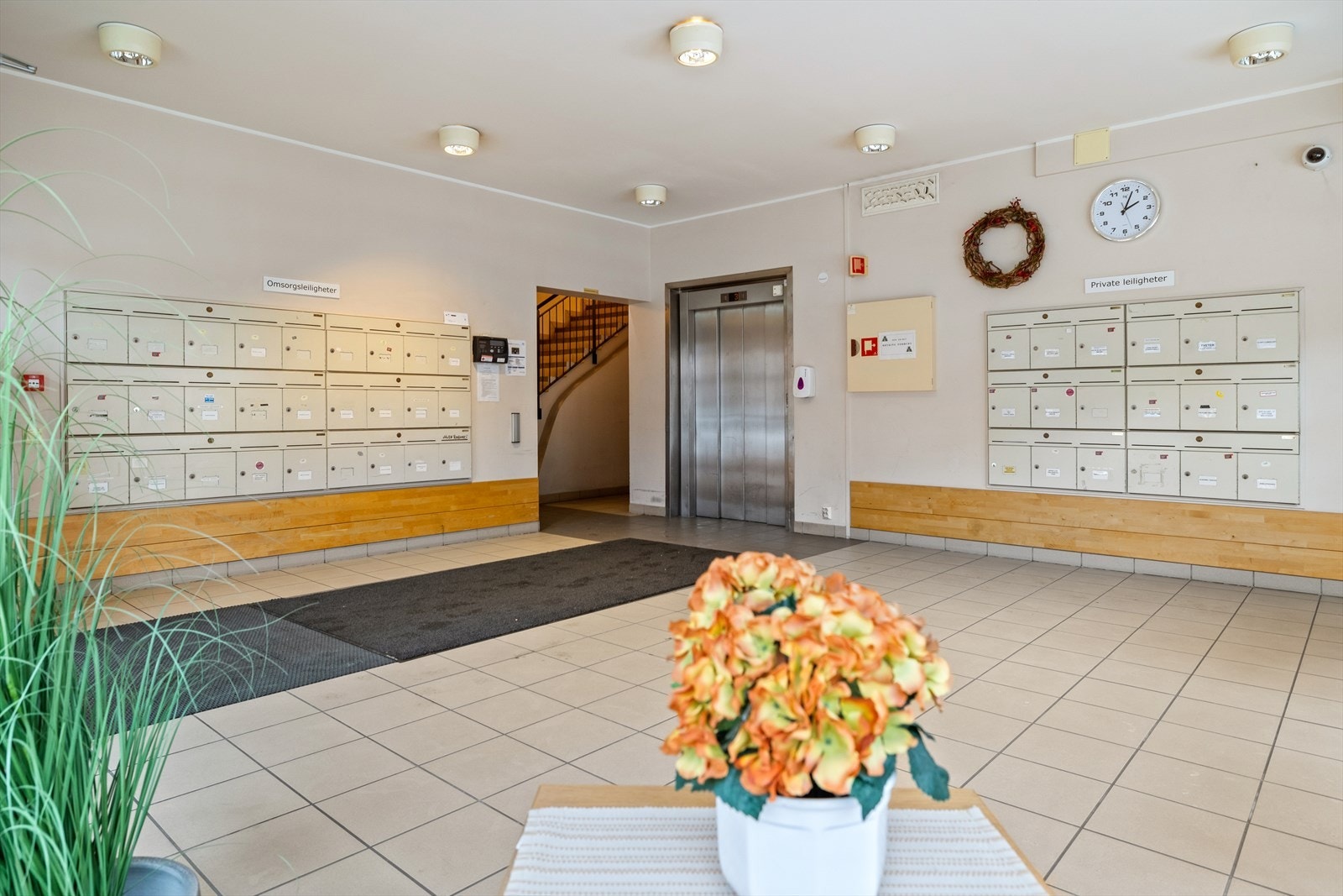 Felles gang med videre atkomst til trappegang og heis - her er også postkassene plassert Galleribilde