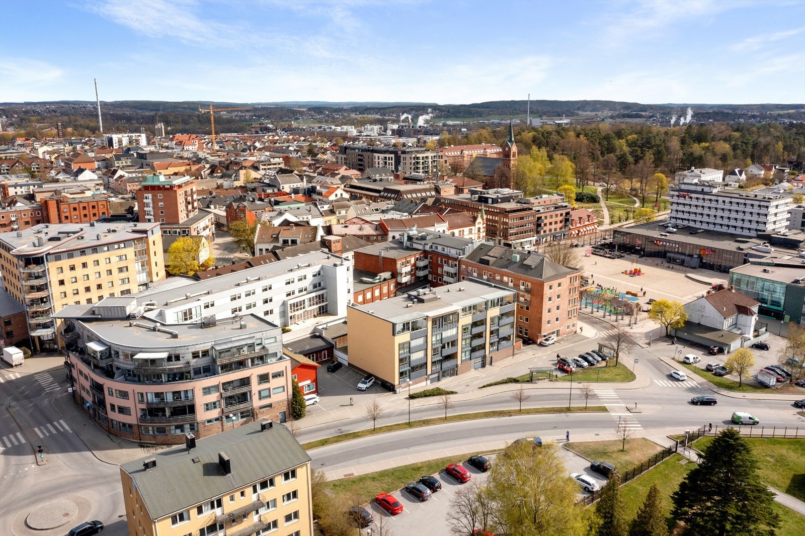 Det er få meters gange til Sarpsborg torg og videre til gå-gaten eller turområder i Kulås Galleribilde