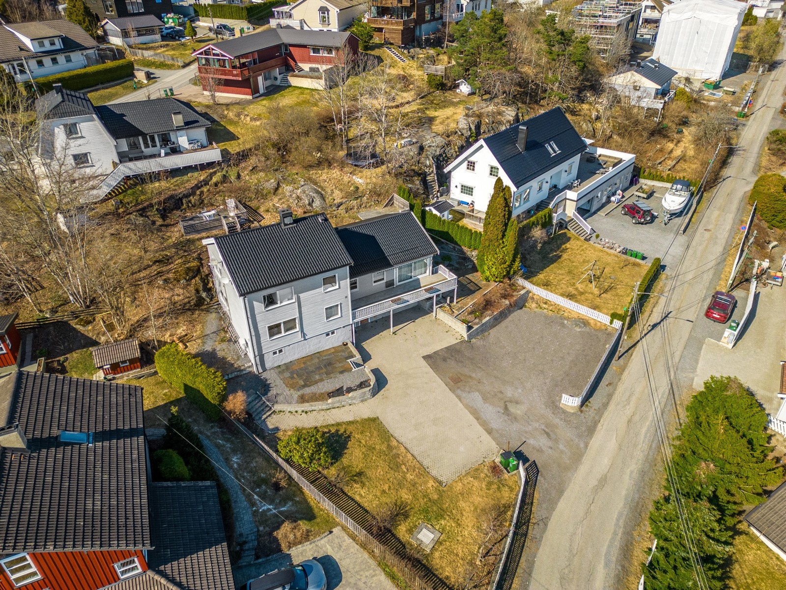 Det foreligger IG på 3 eneboliger mot riving av eksisterende hus. Galleribilde