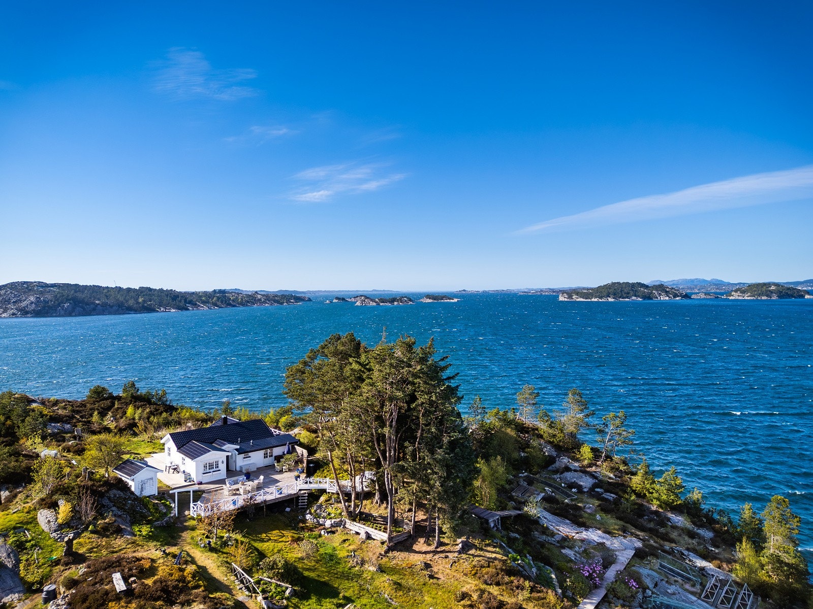 Velkommen til Nordre Foldnesvågen 82! En unik og sjelden fritidseiendom på nordspissen av øyen Røyto. Galleribilde
