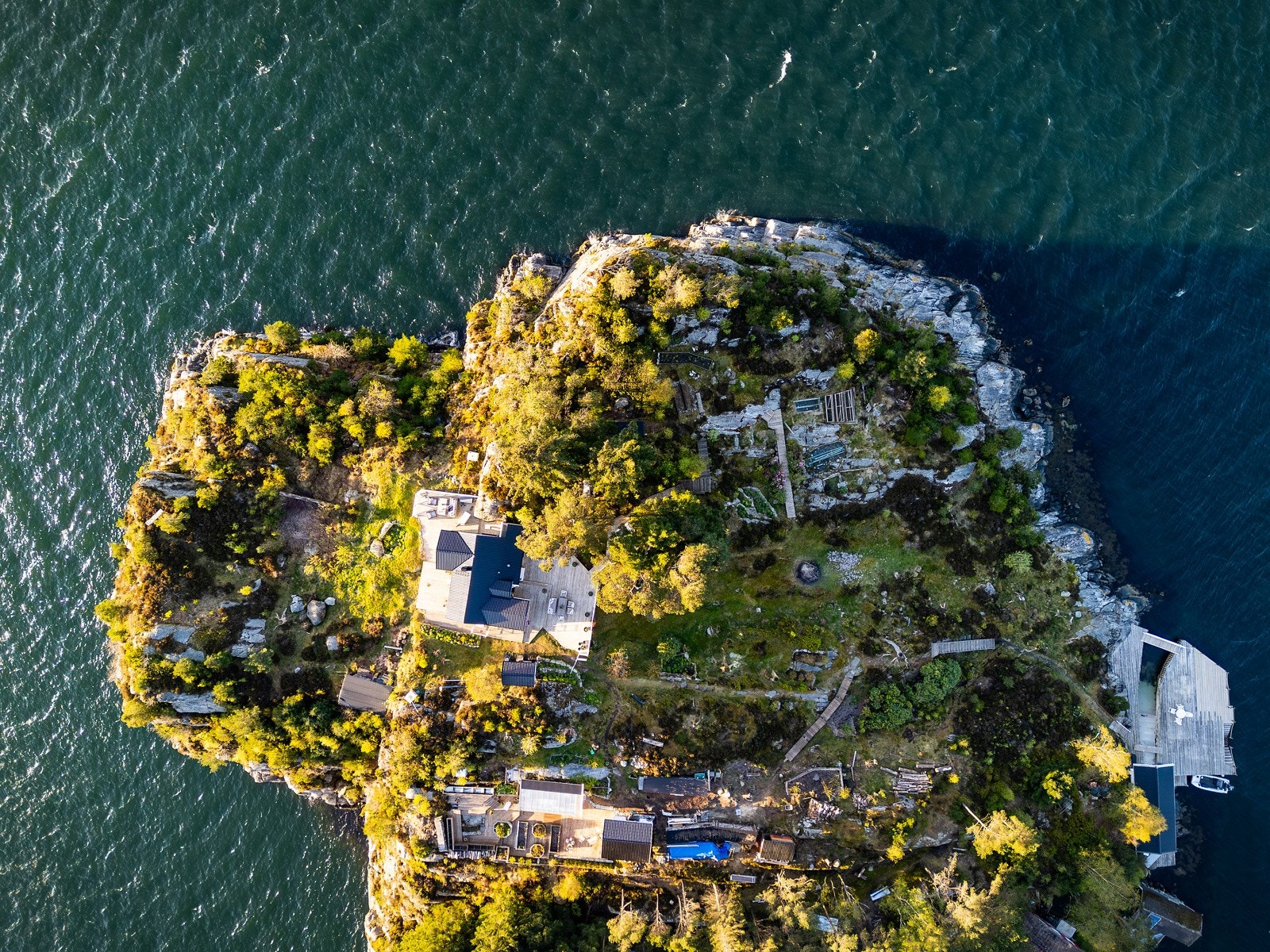 Her får du en hel halvøy for deg selv med en sjølinje på ca. 340 meter. Galleribilde