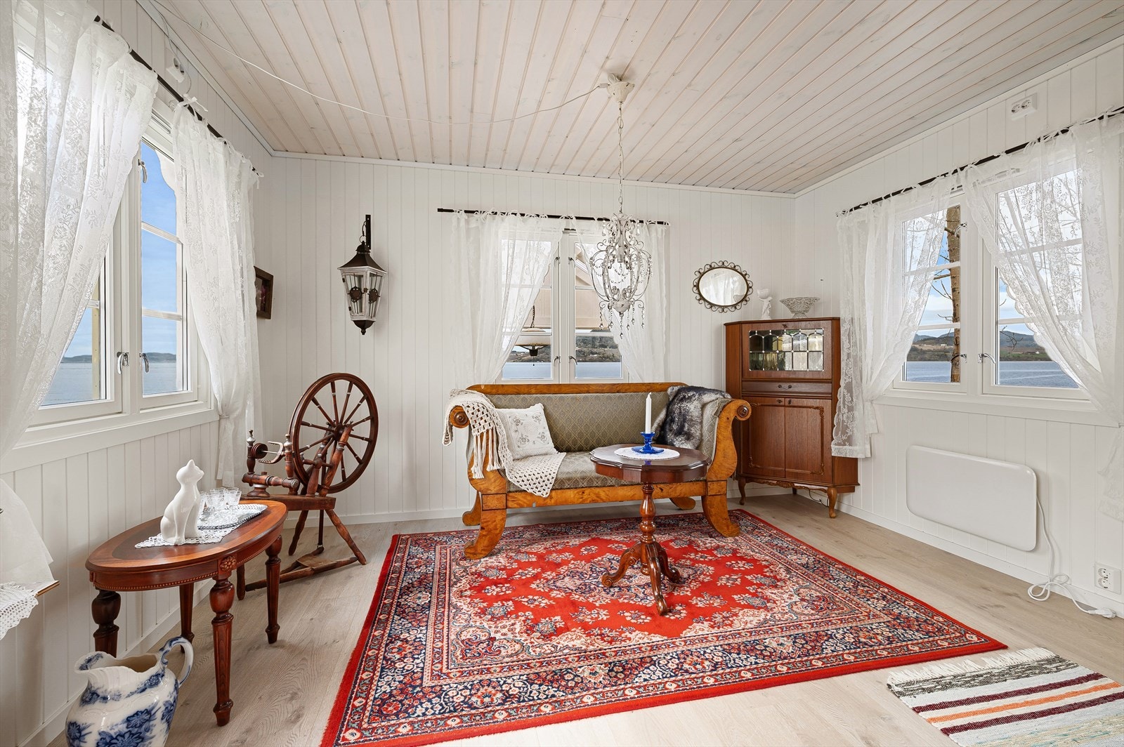 Annekset harmonerer godt med de idylliske omgivelsene utenfor. Galleribilde