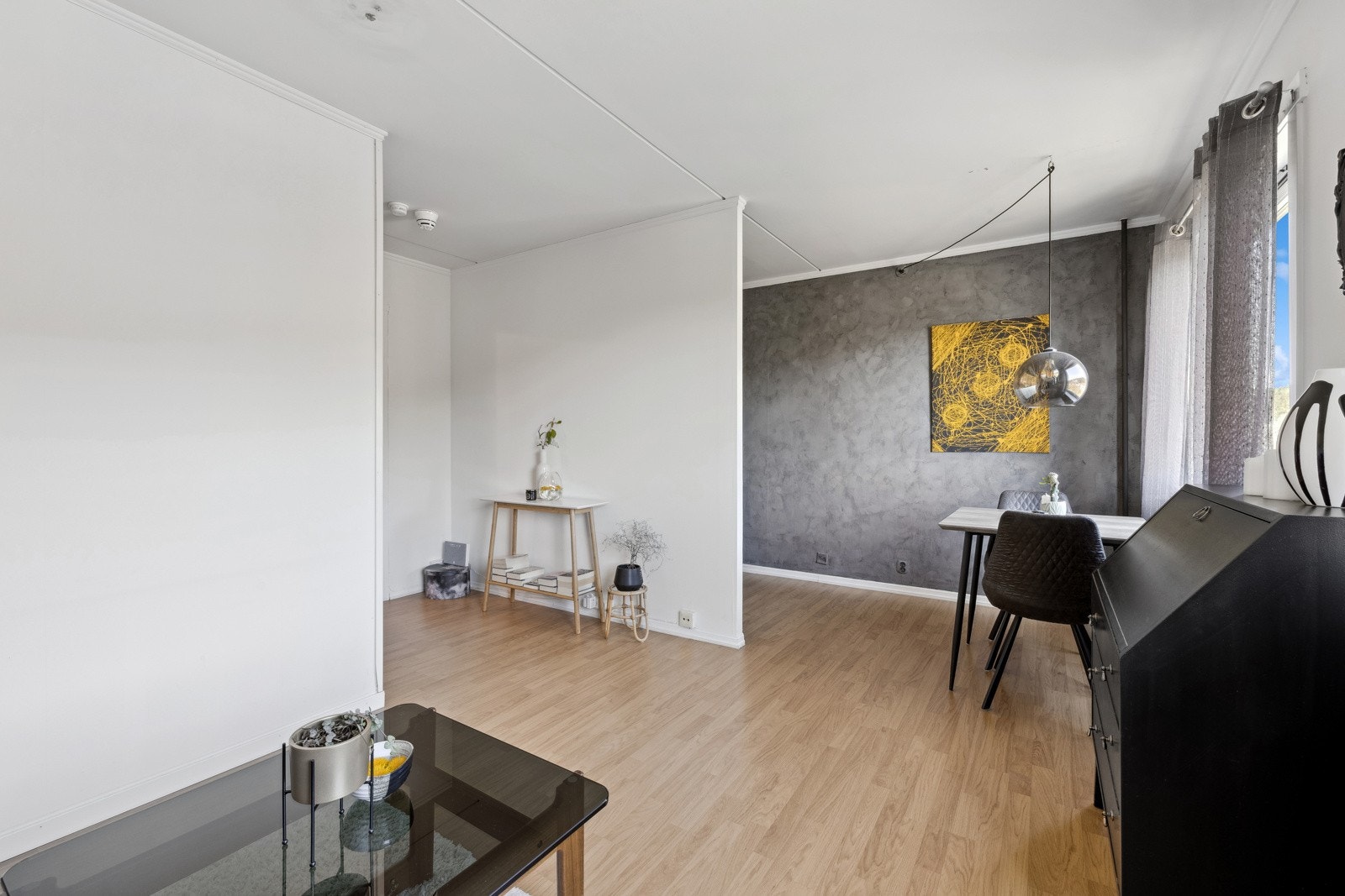 Det er også plass til en pult om du trenger en kontorplass. Galleribilde