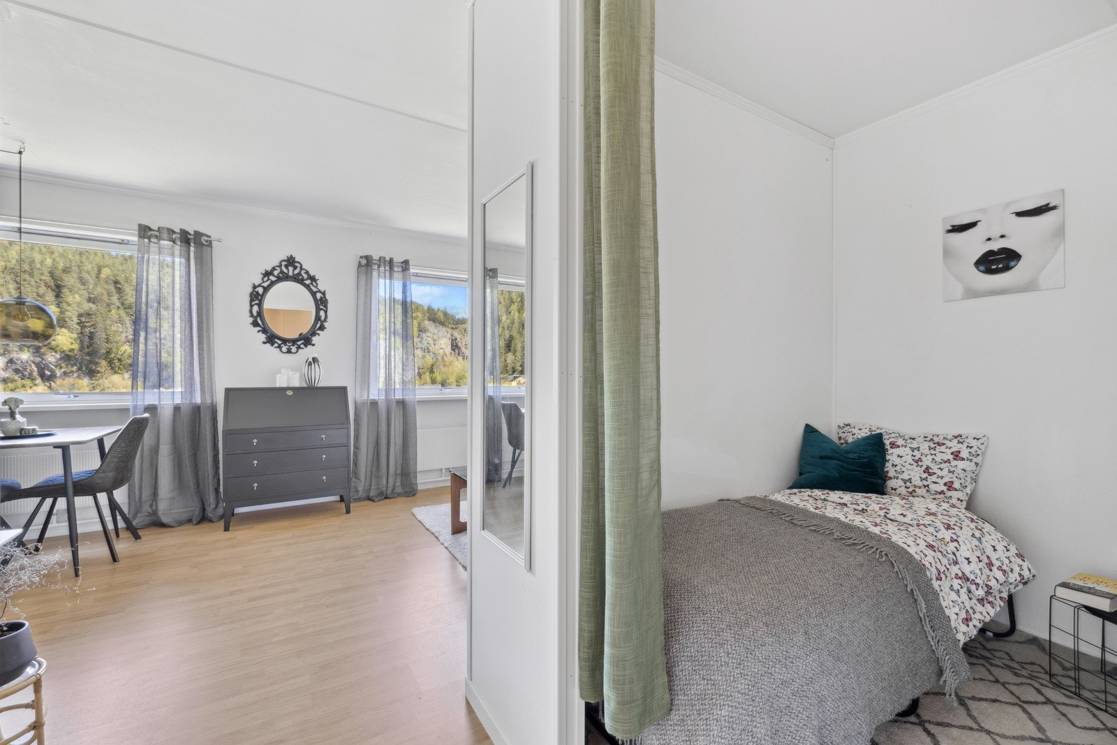 Leiligheten byr på en koselig og funksjonell alkove som utnytter plassen effektivt. Galleribilde