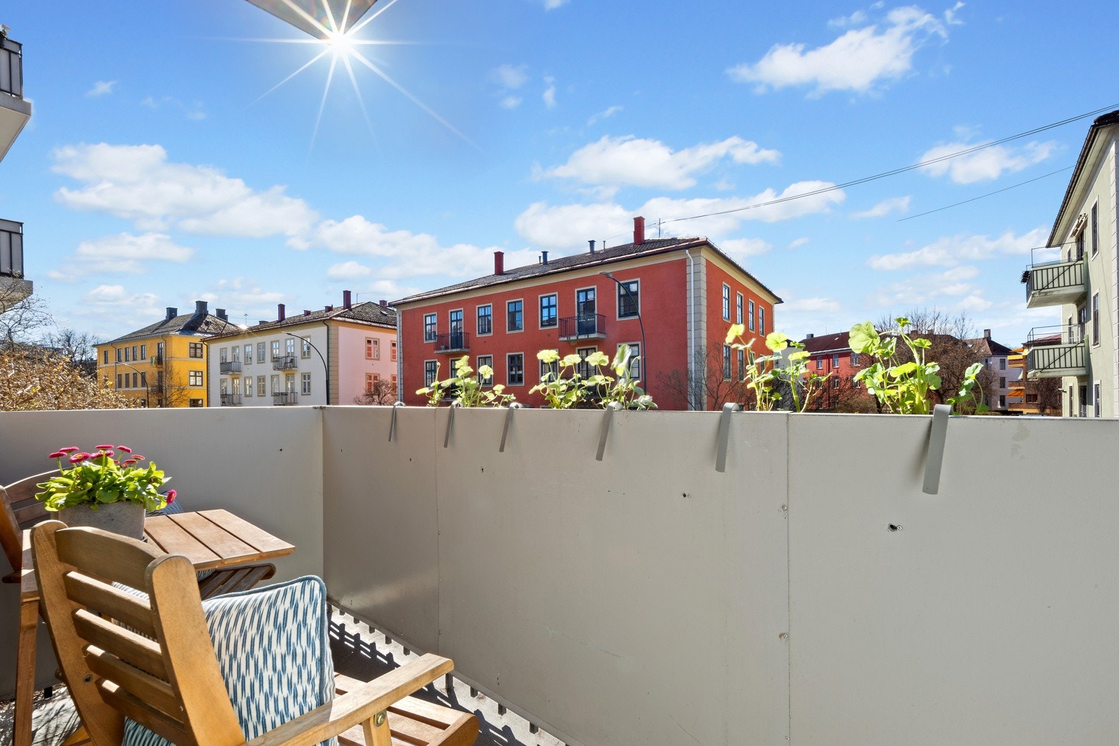 Solrik og vestvendt balkong Galleribilde