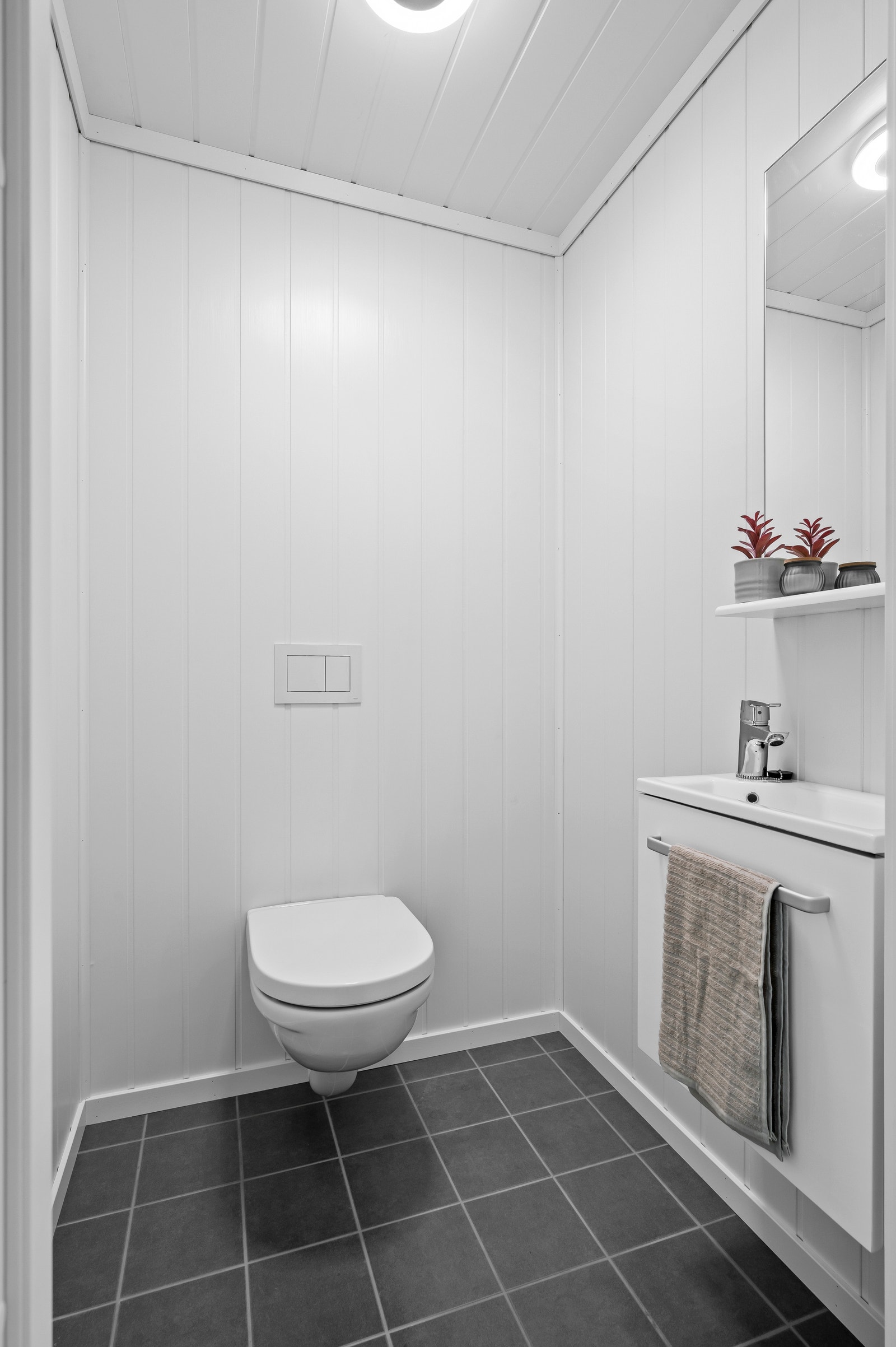 Ekstra toalett med varmekabel i gulvet Galleribilde